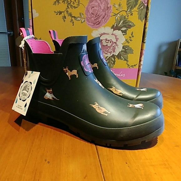 women's rain boots with dogs on them